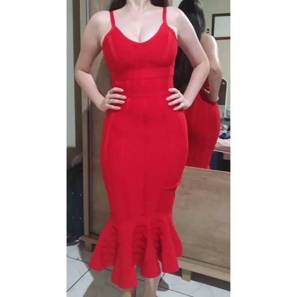 Red dress - Picture 1 of 2